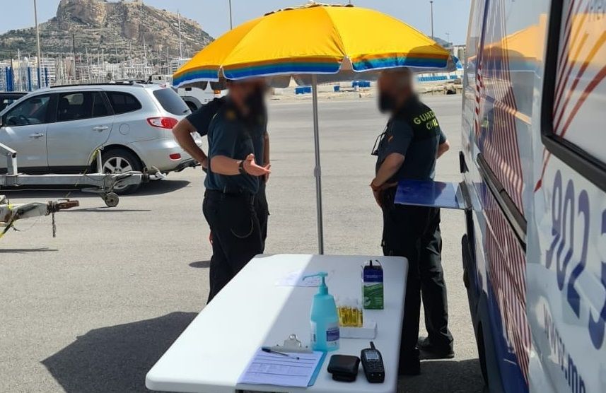 AUGC denuncia las pésimas condiciones en las que se están realizando los reconocimientos médicos a los agentes en la provincia de Alicante.