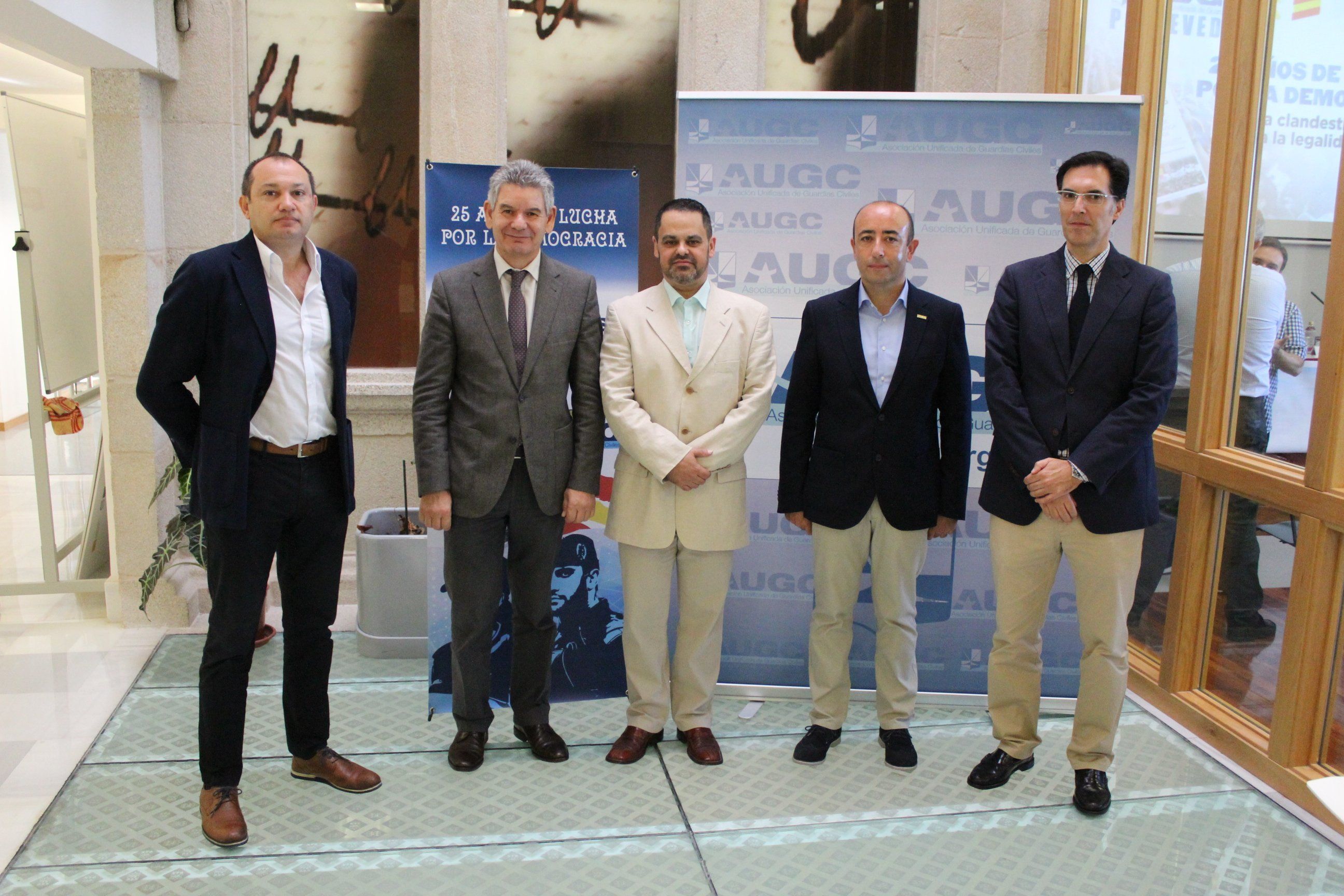 AUGC Pontevedra celebra 25º aniversario de la asociación con un acto institucional en el que se recordó la lucha por los derechos de los guardias civiles