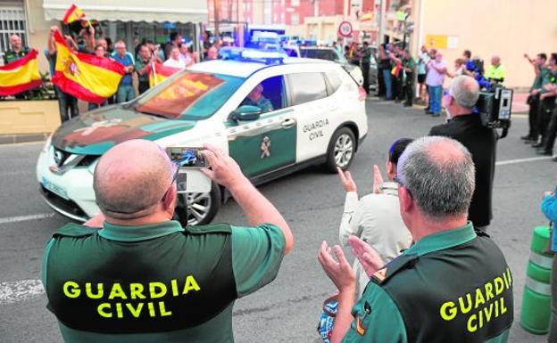 AUGC solicita la concesión de la Orden de Mérito Civil para los guardias civiles desplazados a Cataluña
