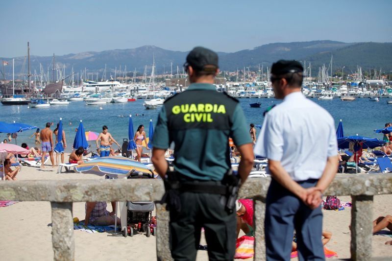 AUGC propone que la renuncia voluntaria de vacaciones en verano esté pagada igual que las Comisiones de Servicio