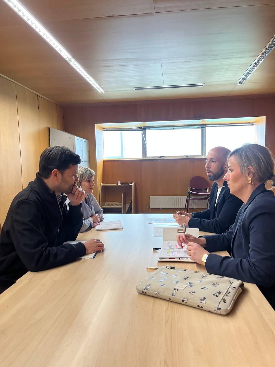 Reunión entre AUGC Galicia y Sumar para abordar propuestas de mejora en el ámbito de la Guardia Civil