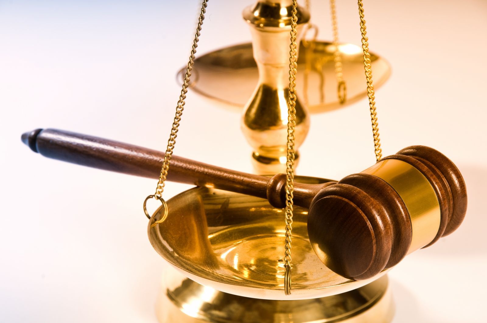 Victorias jurídicas en compatibilidades laborales y expedientes disciplinarios.