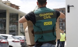 AUGC logra que se apruebe dotar de prendas identificativas a las unidades de investigación