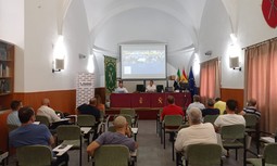 AUGC Badajoz celebra su asamblea general ordinaria, que contó con la asistencia del secretario general, Juan Fernández