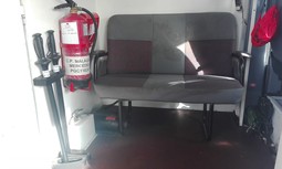 AUGC denuncia la carencia de cinturones de seguridad en furgones para el traslado de presos y detenidos