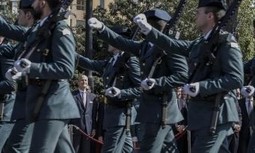 AUGC Valencia critica el despilfarro de personal en desfiles en una situación de grave crisis económica