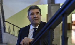 Sr. Holgado, usted el director de la Guardia Civil: actúe como tal *