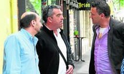 Guardias y policias "sellan" su apoyo a la causa de los bebes robados