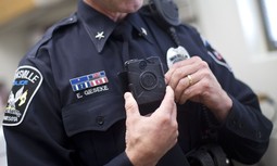 El Congreso debatirá que los guardias civiles y policías puedan llevar cámaras corporales para grabar los delitos