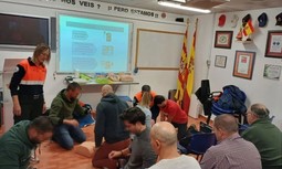 Gran acogida entre los guardias civiles del curso en soporte vital básico con desfibrilador en Utebo