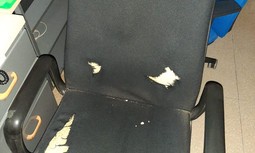 Los guardias civiles del SEPROSE de Barcelona deben trabajar en unas instalaciones en estado deplorable