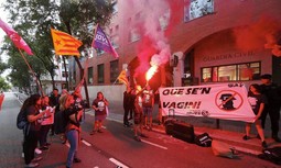 Nuevo agravio para los guardias civiles retenidos en Cataluña: pierden su preferencia para la asignación de vivienda oficial