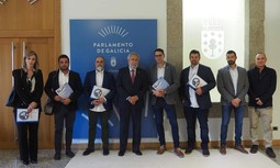 AUGC se reúne con el Presidente del Parlamento de Galicia para presentar los resultados de las jornadas de salud mental 'Saudepol' y pedir implicación