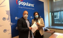 AUGC se reúne con los grupos parlamentarios para trasladarles las principales reivindicaciones de los guardias civiles