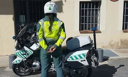 La Agrupación de Tráfico estima la solicitud de una representante de AUGC para la adquisición de chalecos antibalas individualizados