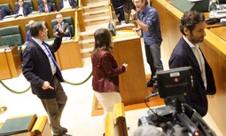 AUGC denuncia ante la Fiscalía al diputado de EH Bildu que insultó en el Parlamento vasco a los miembros de las FFCCSE