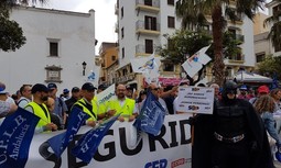 AUGC, presente en la concentración que ayer reclamó en Algeciras más medios contra el narcotráfico