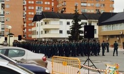 La Guardia Civil se gasta 60.000 euros en una bandera, mientras los guardias civiles trabajan con medios precarios