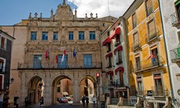 El Ayuntamiento de Cuenca aprueba una moción en defensa de los derechos de los guardias civiles