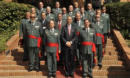 Los Generales pretenden aprovechar el vacío de poder para imponer sus normas