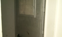 La precariedad en las instalaciones propicia la agresión de un detenido a un guardia civil en Alicante