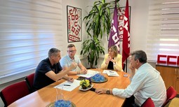 AUGC y CCOO comparten su preocupación por la falta de guardias civiles en la provincia