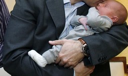 AUGC le recuerda por escrito a la Dirección General la ampliación del permiso de paternidad hasta las cinco semanas
