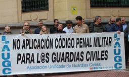 La campaña de AUGC contra el Código Penal Militar, portada de nuestro nuevo boletín informativo