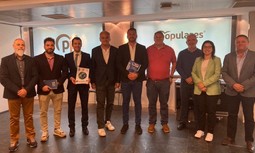 La Plataforma por una Jubilación Digna y la plena  Equiparación Salarial se reúne con el Partido Popular