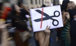 Los guardias civiles recibirán por fin la mitad de la paga extra que se les debe desde hace cuatro años