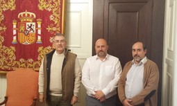 AUGC se reúne con el Delegado del Gobierno en Navarra para transmitirle la preocupación de los agentes de Tráfico ante el traspaso de competencias