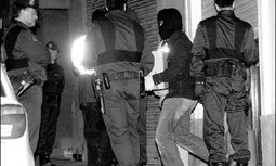 AUGC LLEVA AL COMANDO URRUTIA AL JUZGADO CENTRAL