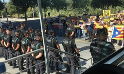 Sin aire acondicionado ni ventiladores, sin agua caliente ni lavandería: así viven algunos de los GRS comisionados en Cataluña