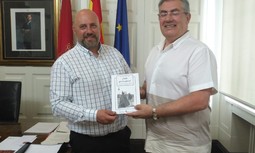 La delegación provincial de AUGC-Navarra traslada las principales reivindicaciones de los guardias civiles al Delegado del Gobierno