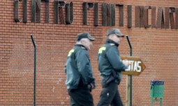 La situación de los compañeros destinados en la prisión de Albocàsser, Castellón: Casi un año limpiando las dependencias y comprando los productos