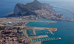 AUGC ratifica su querella contra dos gibraltareños por un supuesto delito de desobediencia y resistencia a agentes de la autoridad