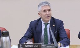 El ministro del Interior elude dar respuesta a los problemas de los Guardias Civiles en su comparecencia del Congreso