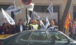 ‘Esta equiparación es una imposición’: lema de la concentración contra la permanente discriminación de los guardias civiles