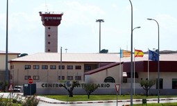 En el centro penitenciario de Villena se está poniendo en riesgo la salud y seguridad de los internos y de los guardias civiles