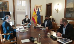 Interior asume la reclamación de AUGC: Blindará todo el perímetro fronterizo de Melilla con peines invertidos y mejorará el material antidisturbios