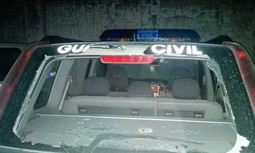 Un individuo ataca con un hacha el cuartel de la Guardia Civil de Bujalance