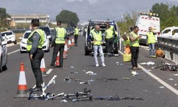 AUGC denuncia irregularidades en la instrucción de diligencias por el accidente de Oliva en el que murieron tres ciclistas atropellados