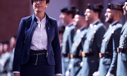 La directora de la Guardia Civil visita Córdoba mientras recorta derechos a sus trabajadores