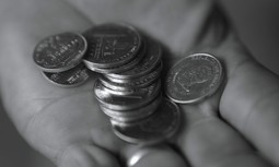 Por '30 monedas de plata', la Dirección General trata de comprar votos para sacar adelante la orden general de Productividad