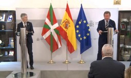 Marlaska vuelve a traicionar a la Guardia Civil y entrega las competencias a la policía vasca de puertos y aeropuertos