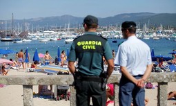 AUGC propone que la renuncia voluntaria de vacaciones en verano esté pagada igual que las Comisiones de Servicio