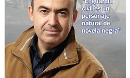 Lorenzo Silva y su nueva novela con guardias civiles como protagonistas, portada del décimo número de 'La Revista de AUGC'