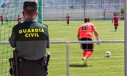 Los guardias civiles merecen respeto
