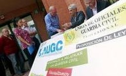 “CAMPAÑA RECOGIDA DE FIRMAS POR LA PROPOSICION DE LEY DE PERSONAL DE LA GUARDIA CIVIL”