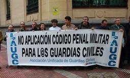 AUGC solicita al Defensor del Pueblo que, ahora que el Gobierno ya no está en funciones, active su solicitud de revisión de la jurisdicción militar de los guardias civiles